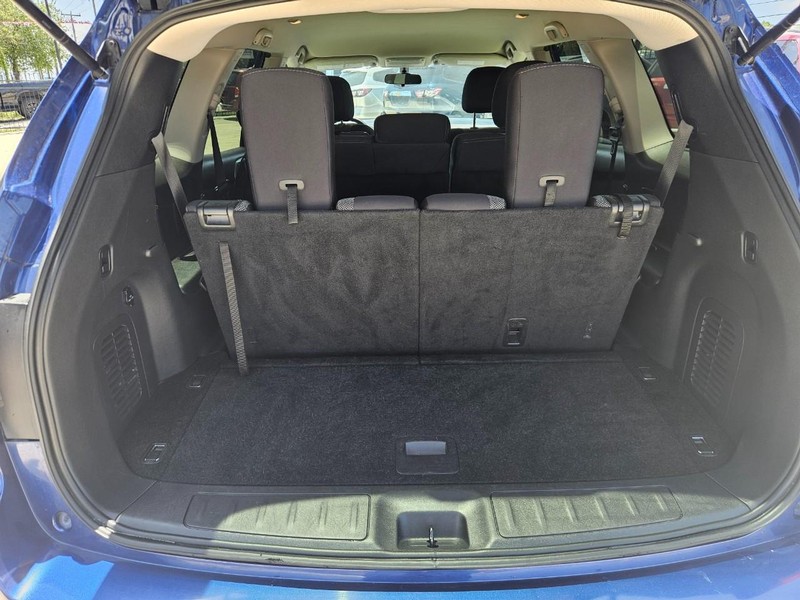 Nissan Pathfinder Vehicle Image 06