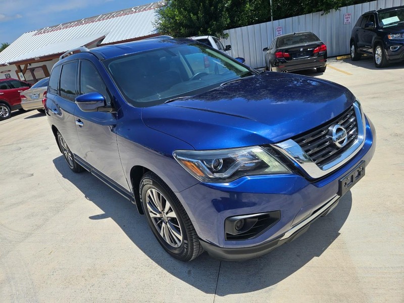 Nissan Pathfinder Vehicle Image 09