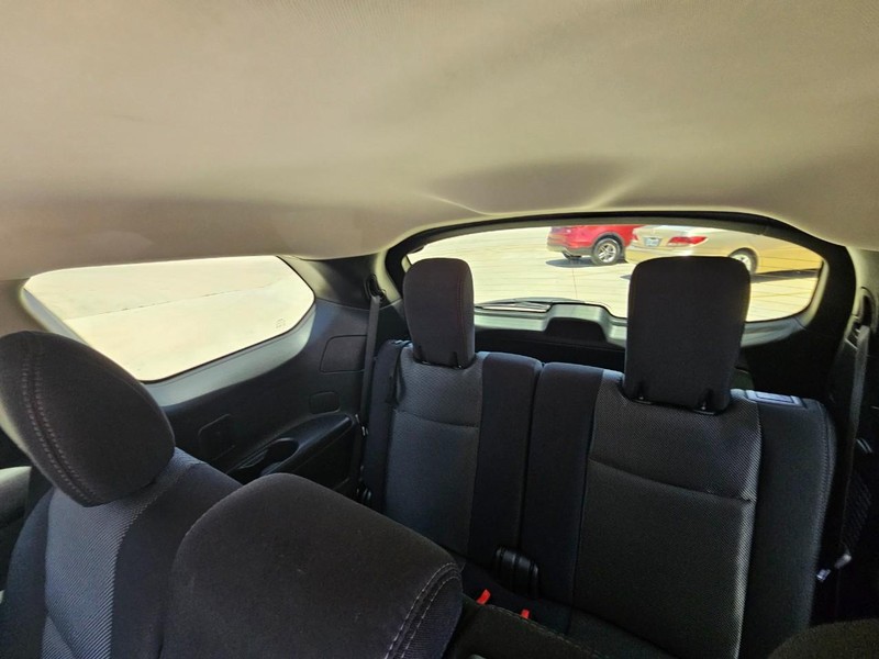 Nissan Pathfinder Vehicle Image 17