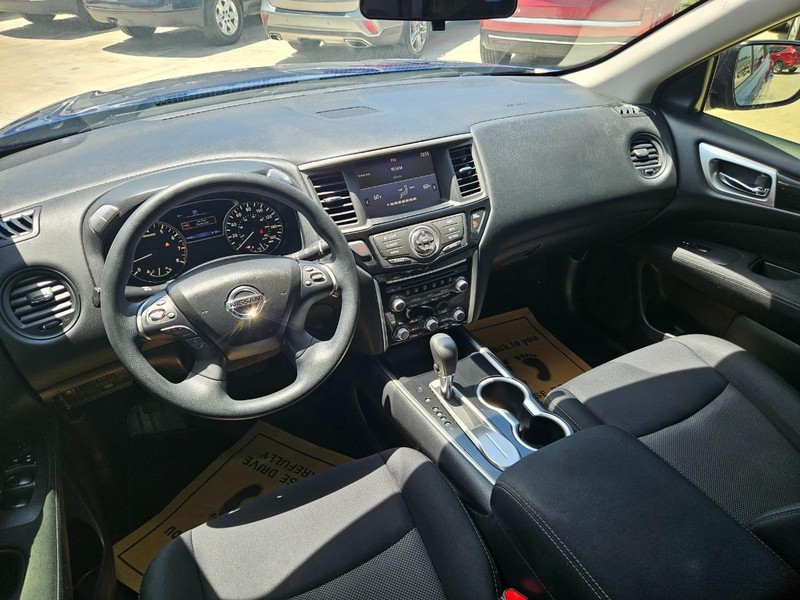 Nissan Pathfinder Vehicle Image 19