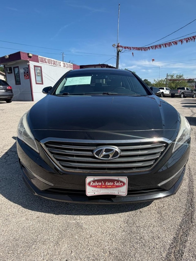 Hyundai Sonata Vehicle Full-screen Gallery Image 15