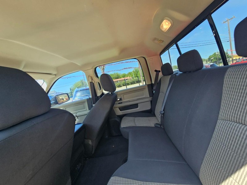 Dodge Ram 1500 Vehicle Image 12