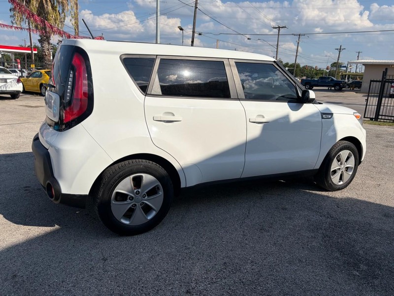 Kia Soul Vehicle Image 02