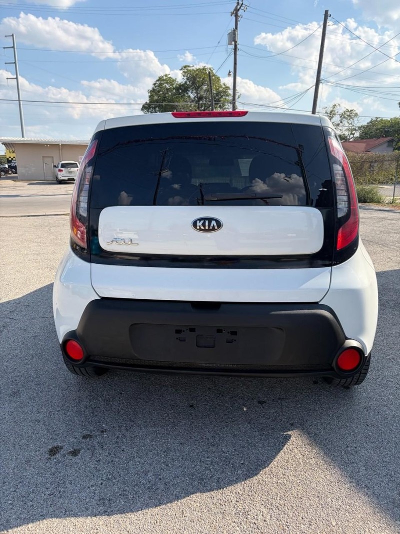 Kia Soul Vehicle Image 03