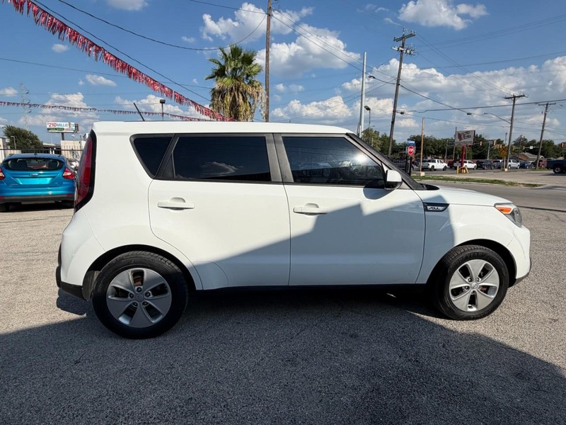 Kia Soul Vehicle Image 04