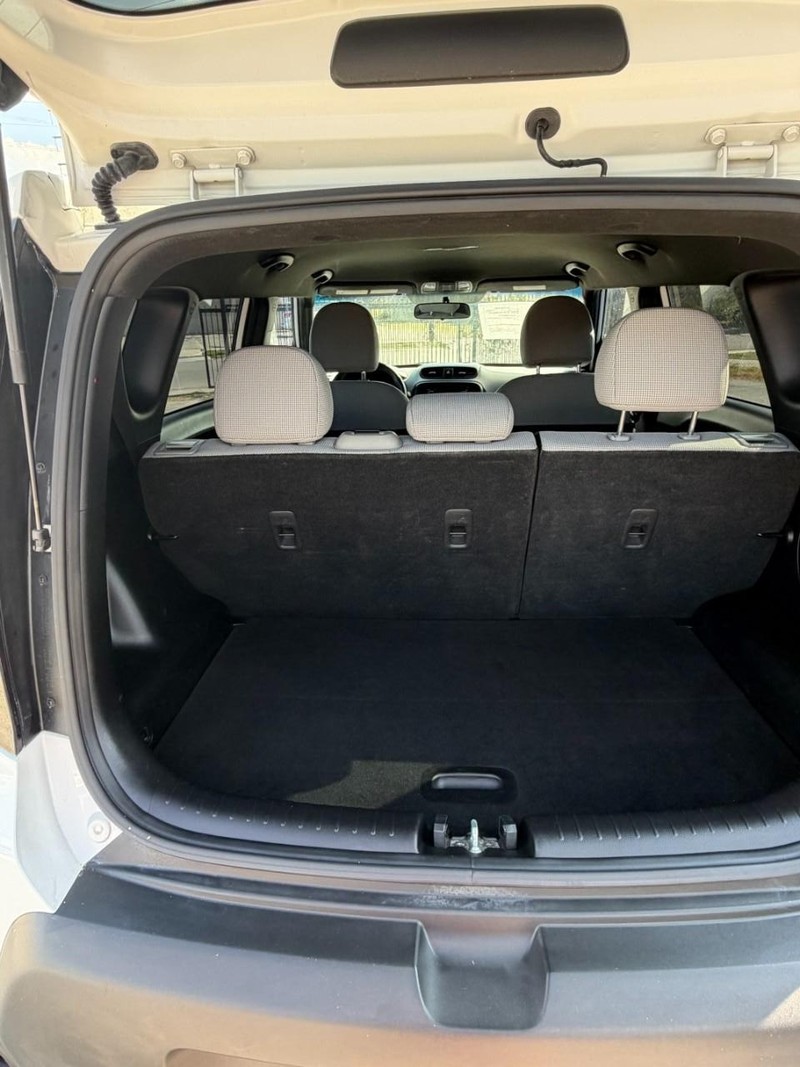 Kia Soul Vehicle Image 08
