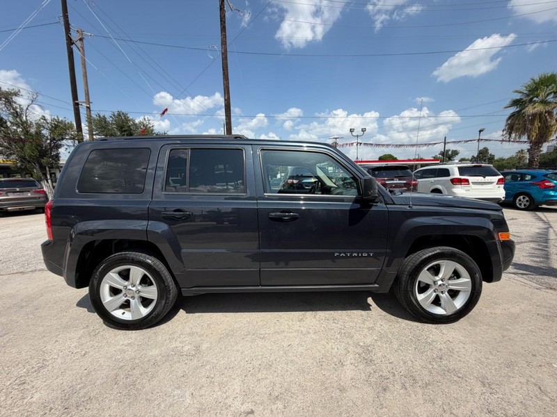 Jeep Patriot Vehicle Image 05