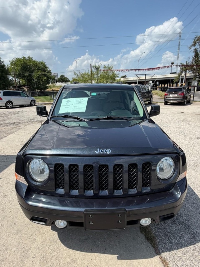 Jeep Patriot Vehicle Image 06