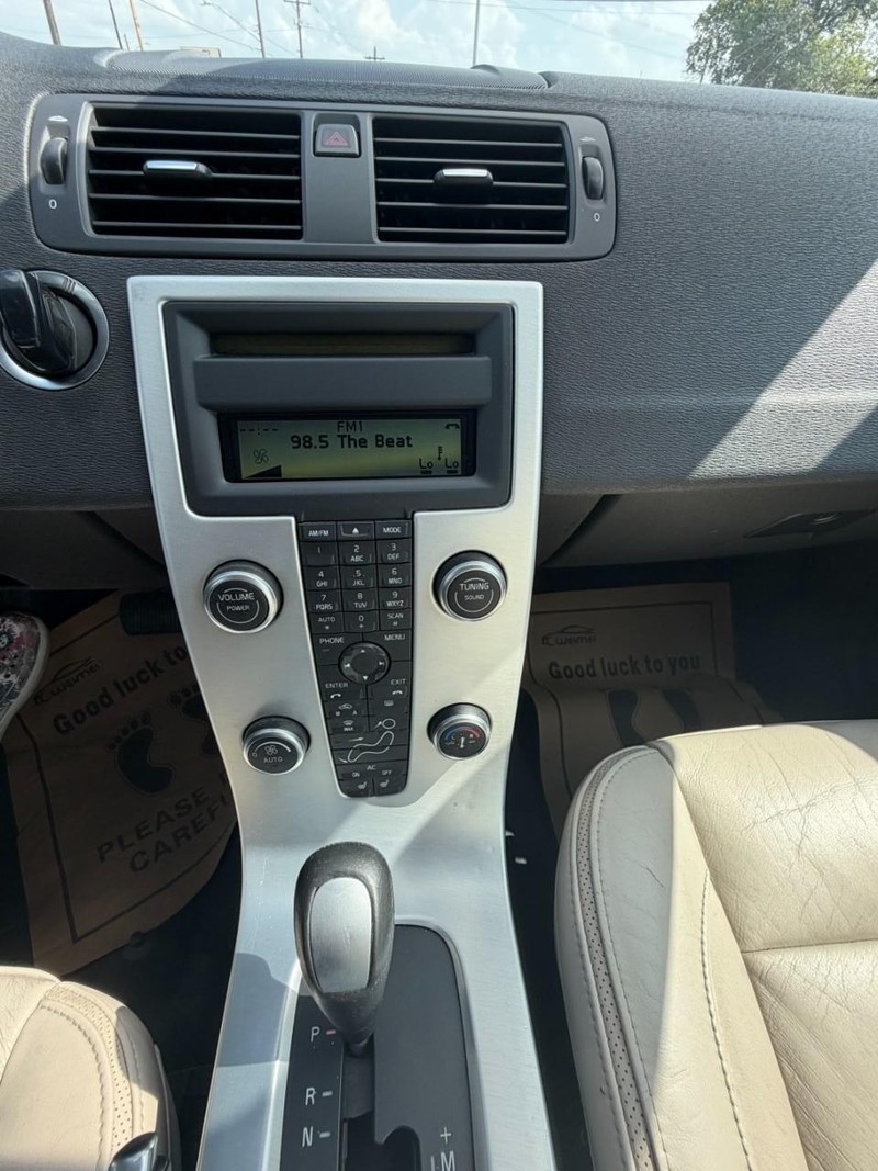 Volvo C70 Vehicle Image 06