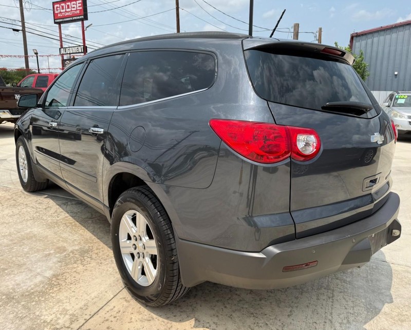 Chevrolet Traverse Vehicle Image 03