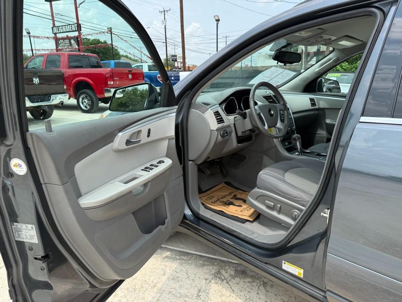 Chevrolet Traverse Vehicle Image 09