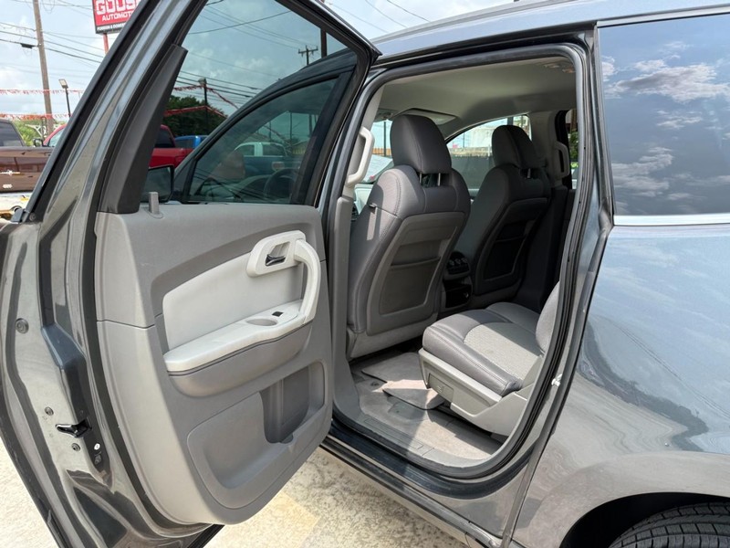Chevrolet Traverse Vehicle Image 11