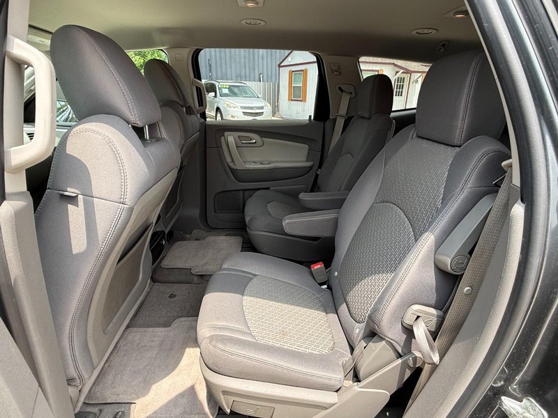 Chevrolet Traverse Vehicle Image 12