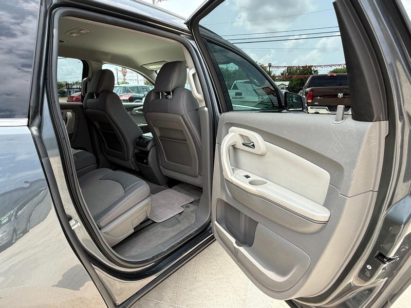 Chevrolet Traverse Vehicle Image 15