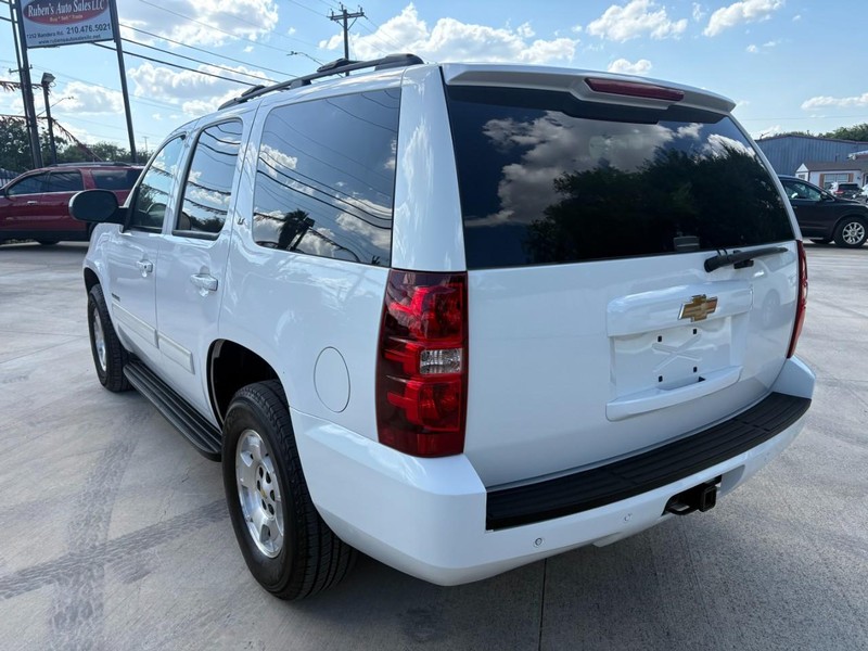 Chevrolet Tahoe Vehicle Image 03