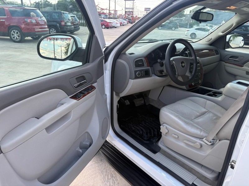 Chevrolet Tahoe Vehicle Image 09