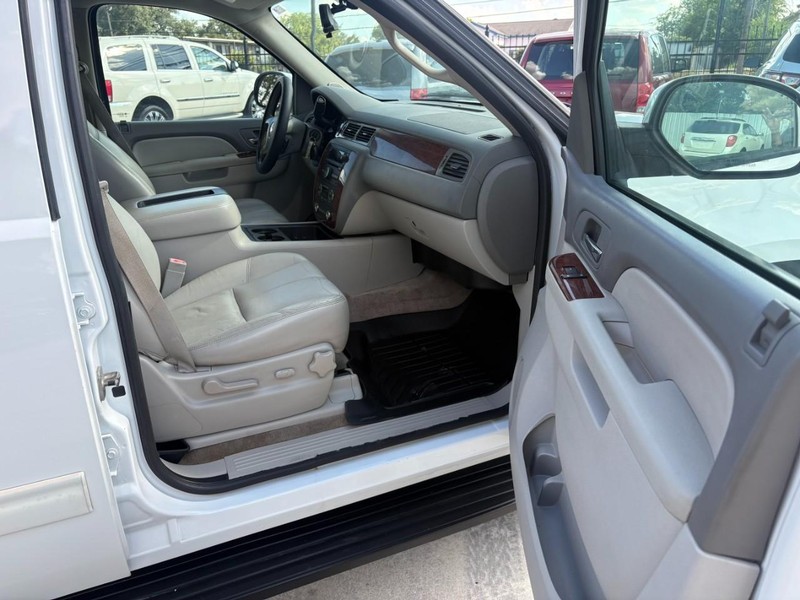 Chevrolet Tahoe Vehicle Image 10