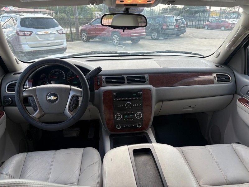 Chevrolet Tahoe Vehicle Image 11