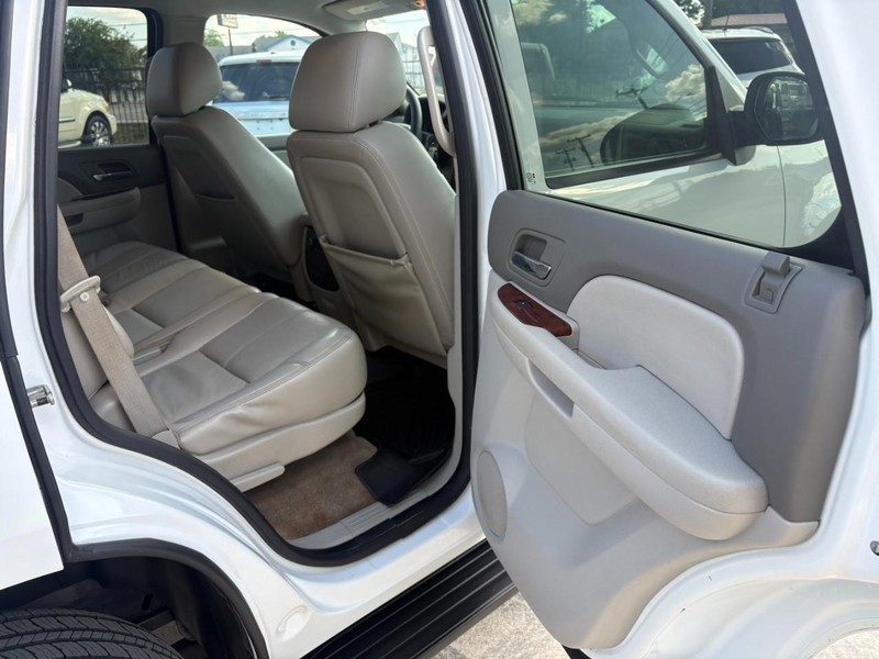 Chevrolet Tahoe Vehicle Image 13
