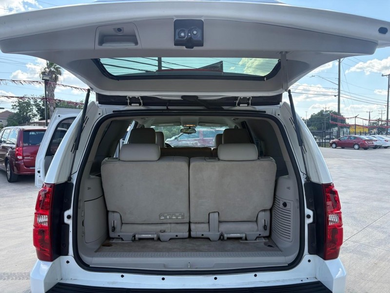 Chevrolet Tahoe Vehicle Image 16