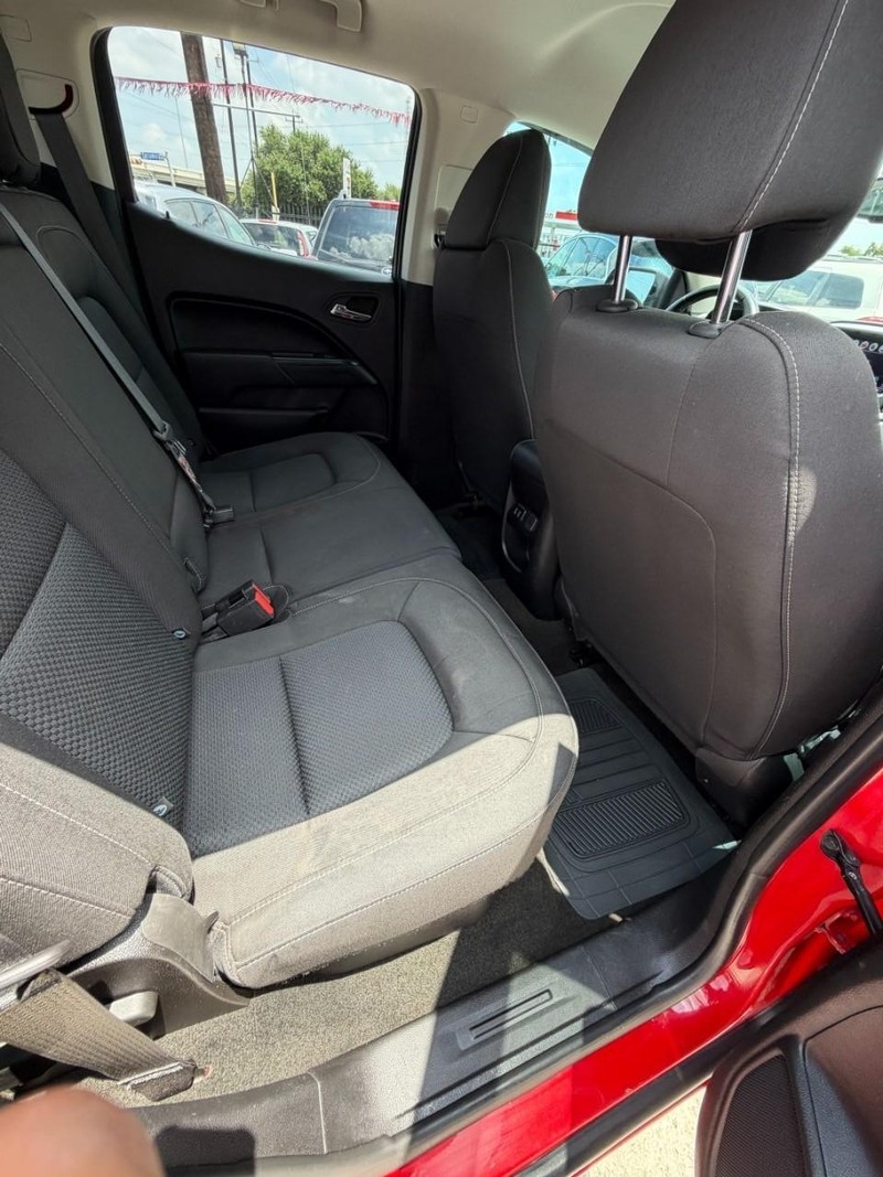Chevrolet Colorado Vehicle Image 09