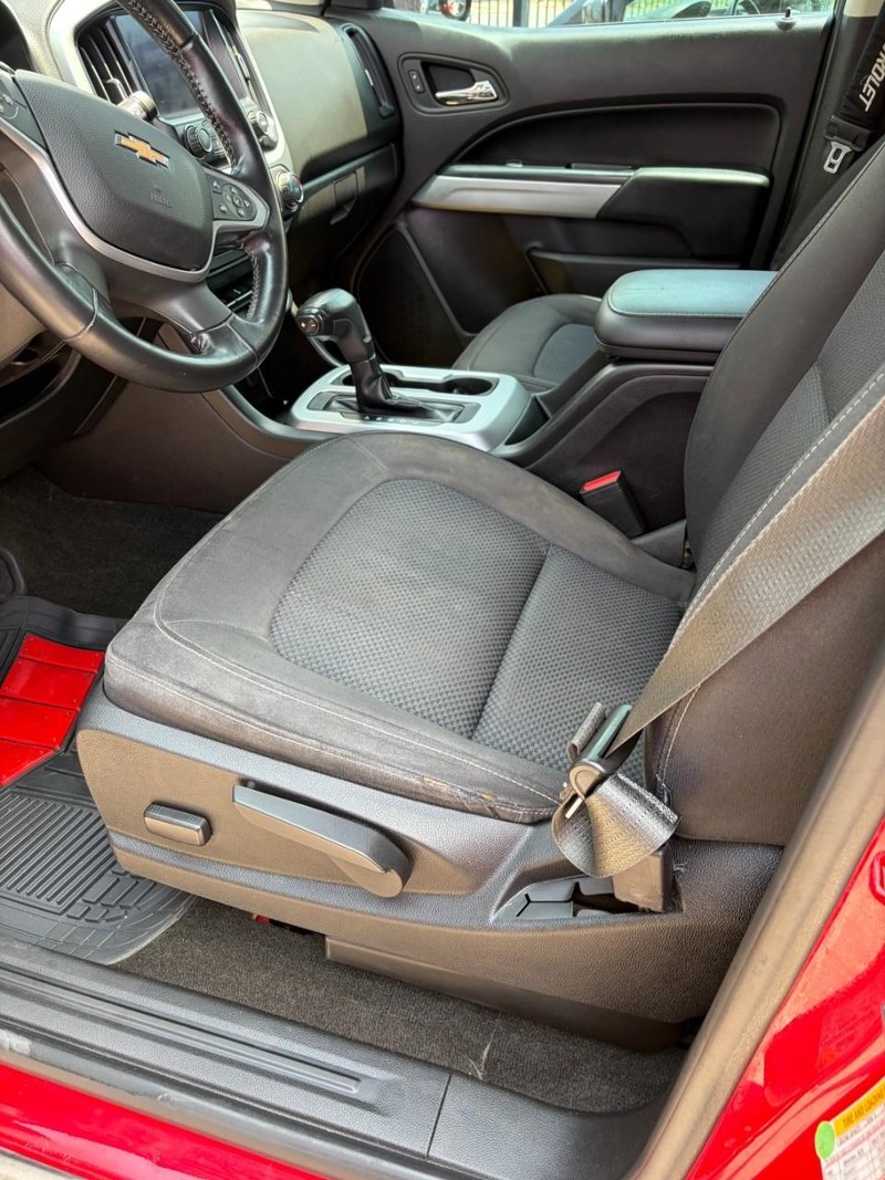 Chevrolet Colorado Vehicle Image 13