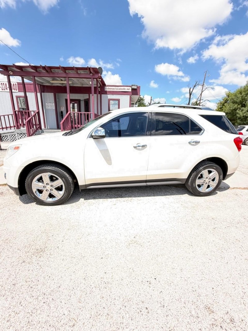 Chevrolet Equinox Vehicle Full-screen Gallery Image 02