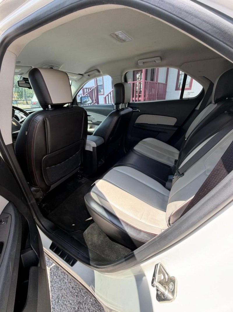 Chevrolet Equinox Vehicle Full-screen Gallery Image 08