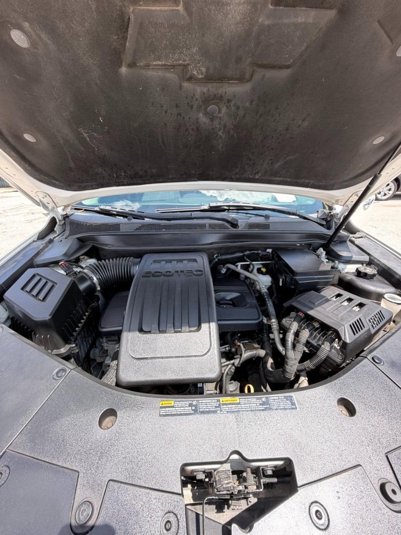 Chevrolet Equinox Vehicle Full-screen Gallery Image 13