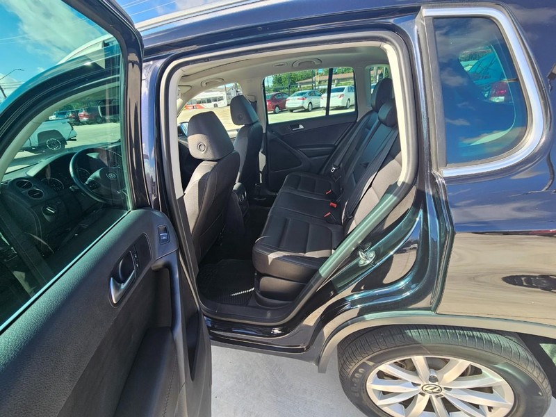 Volkswagen Tiguan Vehicle Image 12