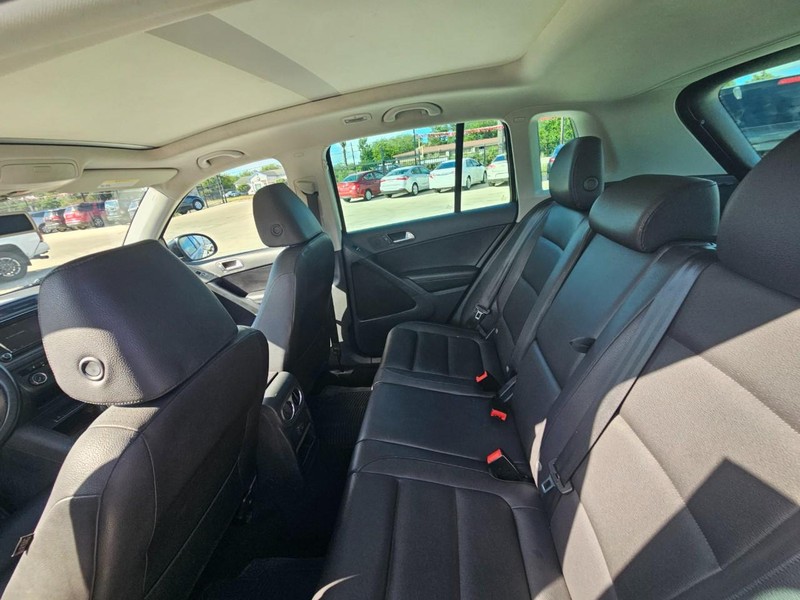 Volkswagen Tiguan Vehicle Image 13