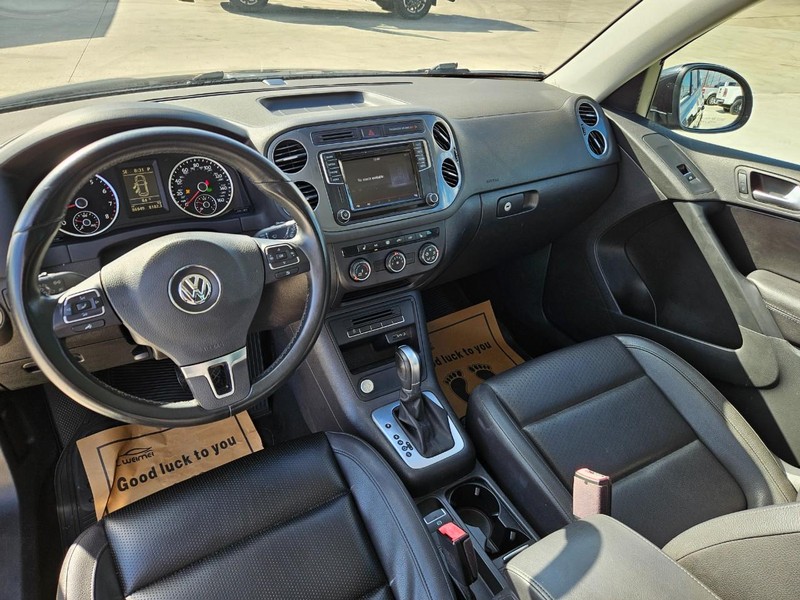 Volkswagen Tiguan Vehicle Image 14