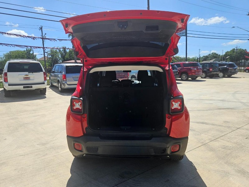 Jeep Renegade Vehicle Image 05