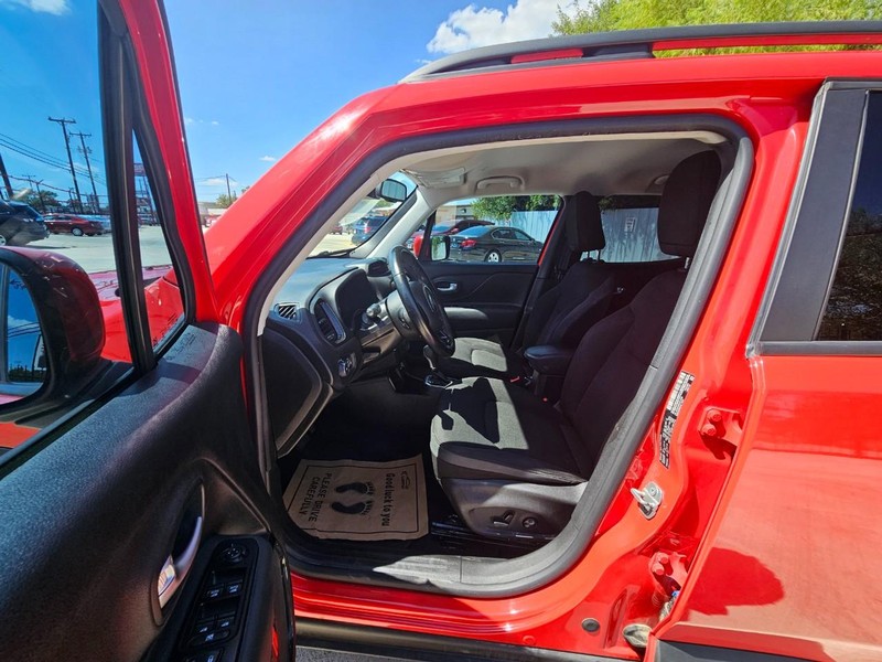 Jeep Renegade Vehicle Image 11