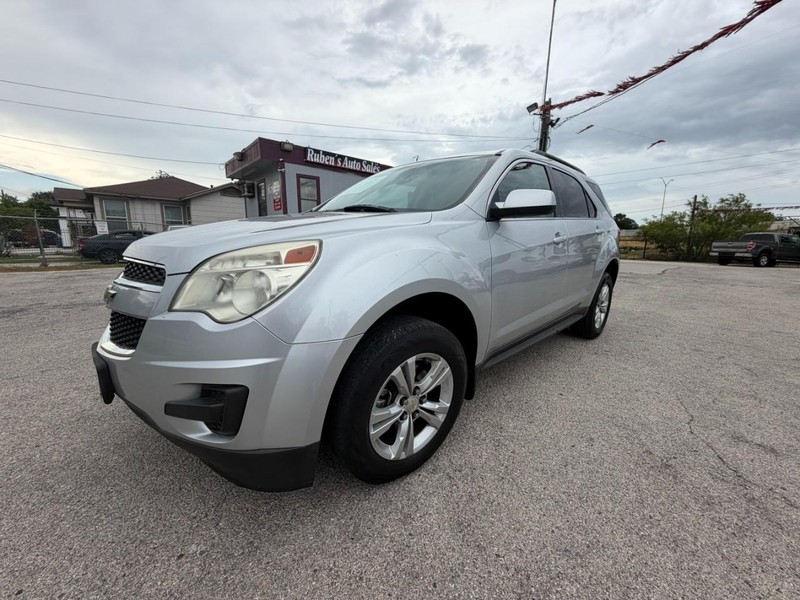 Chevrolet Equinox Vehicle Image 02