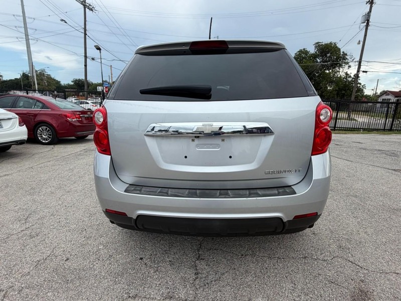 Chevrolet Equinox Vehicle Image 04