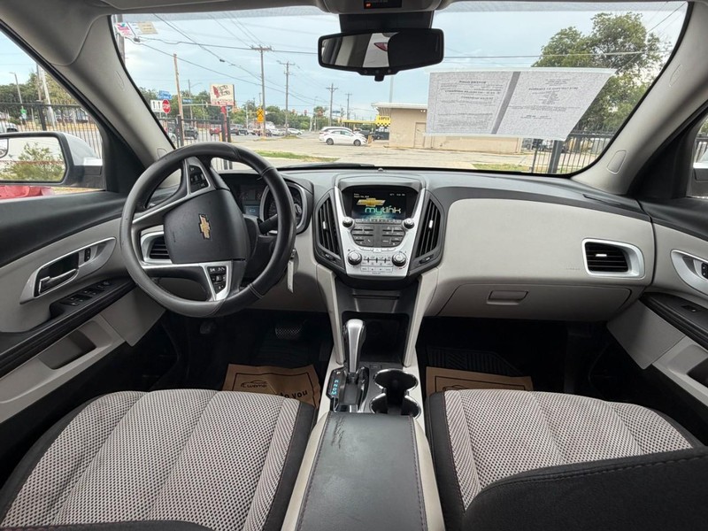 Chevrolet Equinox Vehicle Image 06
