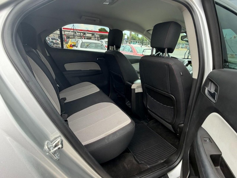 Chevrolet Equinox Vehicle Image 08