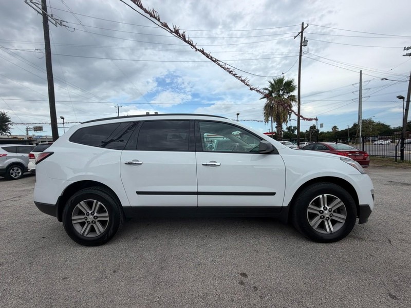 Chevrolet Traverse Vehicle Image 04