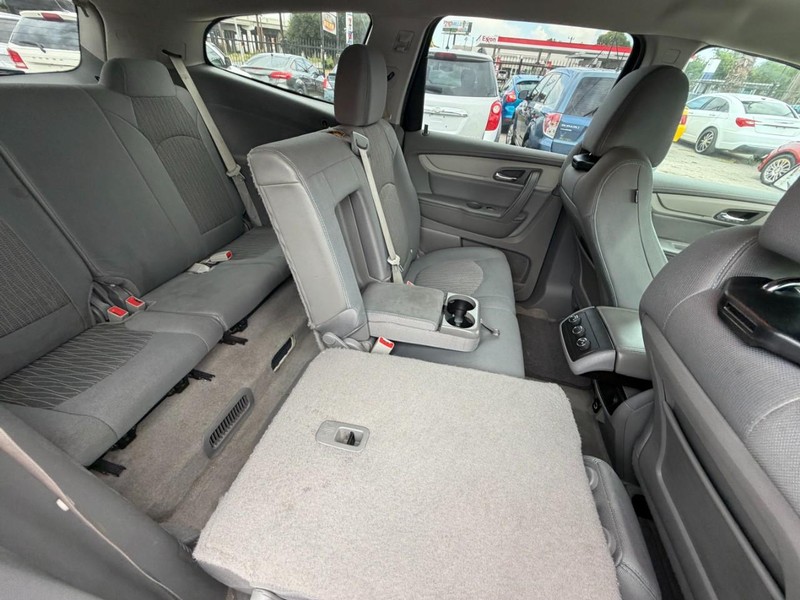 Chevrolet Traverse Vehicle Image 08