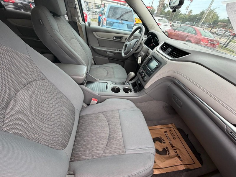 Chevrolet Traverse Vehicle Image 09