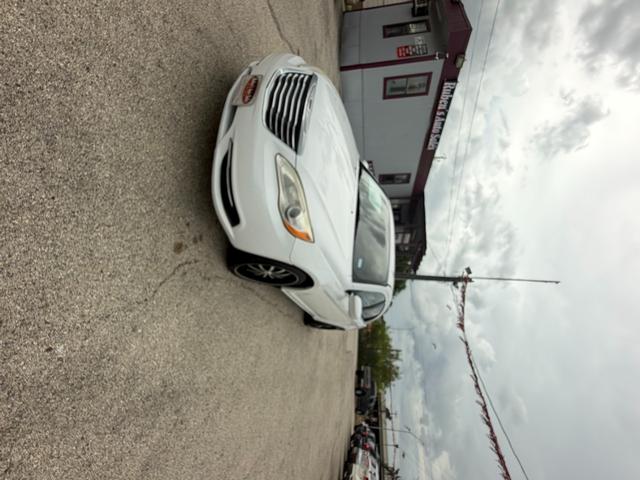 Chrysler 200 Vehicle Image 04