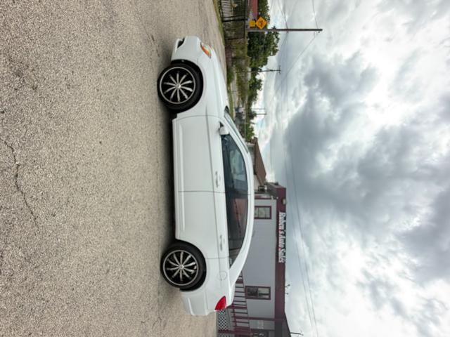 Chrysler 200 Vehicle Image 05