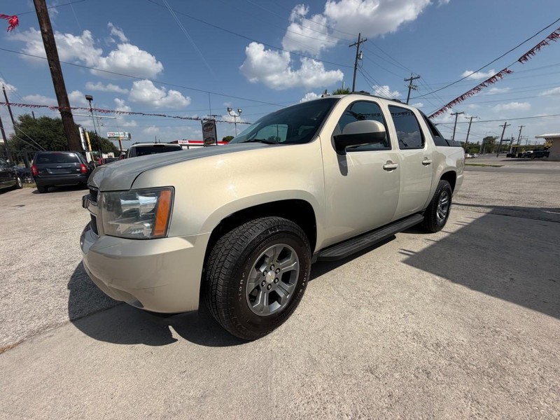 Chevrolet Avalanche Vehicle Full-screen Gallery Image 01