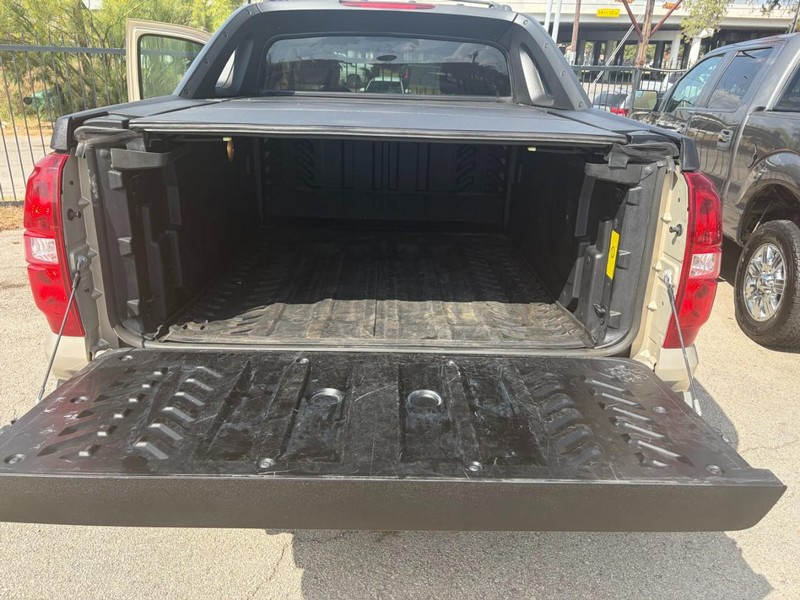 Chevrolet Avalanche Vehicle Full-screen Gallery Image 04