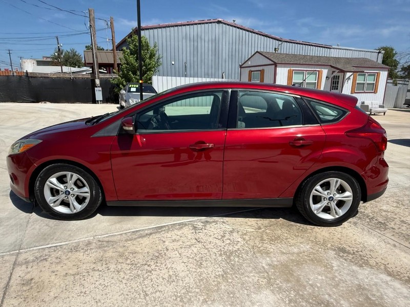 Ford Focus Vehicle Image 02