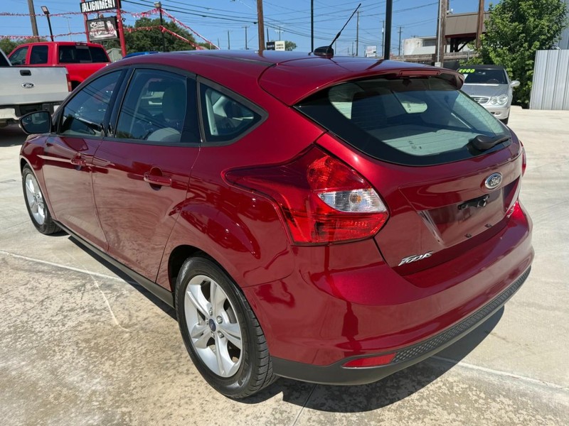 Ford Focus Vehicle Image 03