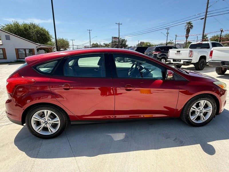 Ford Focus Vehicle Image 06