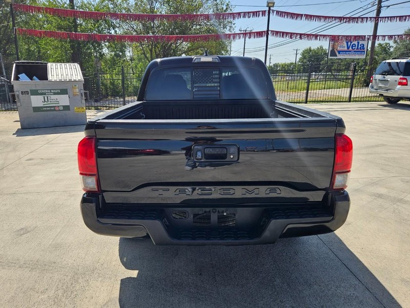 Toyota Tacoma 2WD Vehicle Image 04