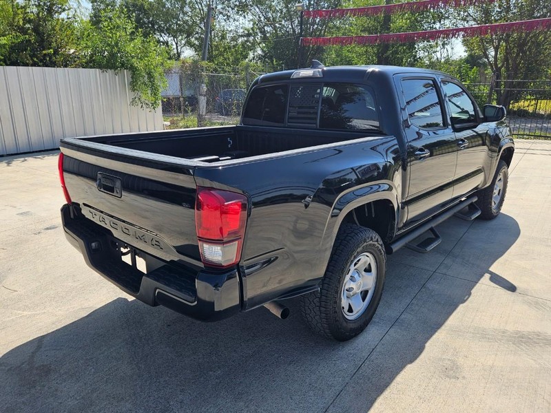 Toyota Tacoma 2WD Vehicle Image 05